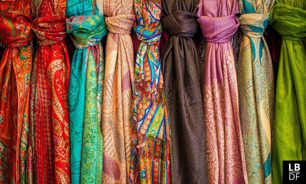 Comment utiliser les foulards comme accessoire ?