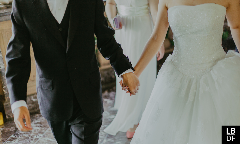 ¿Cómo llevar un pañuelo para una boda?