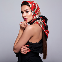 femme avec foulard soie